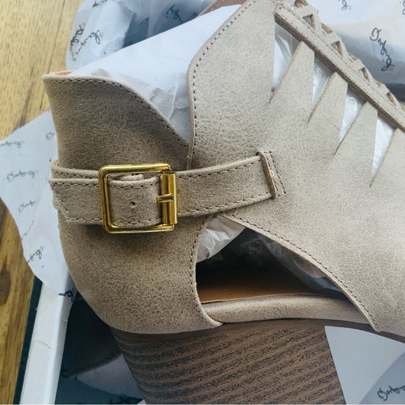 Laser Cut-Out Ankle Open Toe Booties Taupe Women’s Shoe Sizes New In Box - Picture 8 of 11